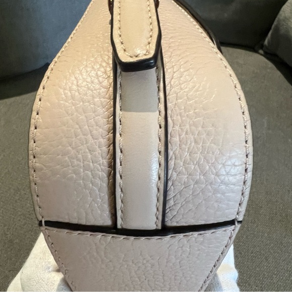 ✨SOLD✨Michael Kore Cross body bag - Picture 8 of 9